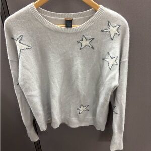 Elegant Star Patterned Sweater in Light Gray